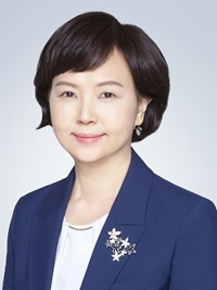 Eui-Kyung Lee